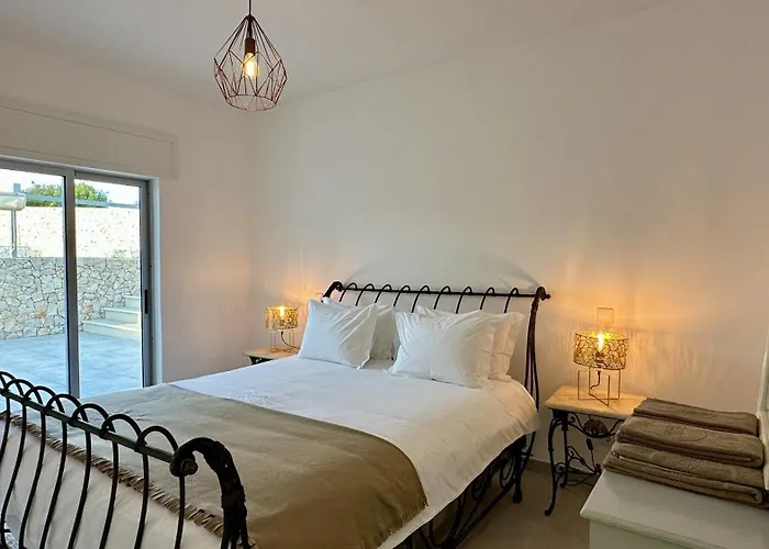 Villa Cruzeiro - Private Pool - 10 Guests -