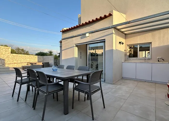 Villa Cruzeiro - Private Pool - 10 Guests -